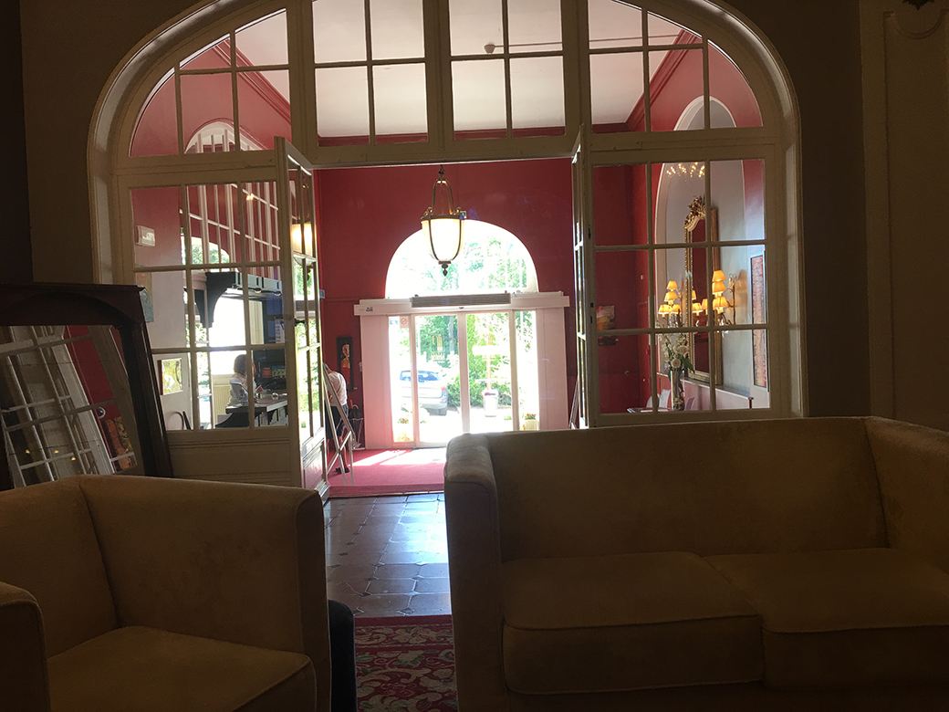 Front entryway, Hôtel-Club Cosmos Contrexéville